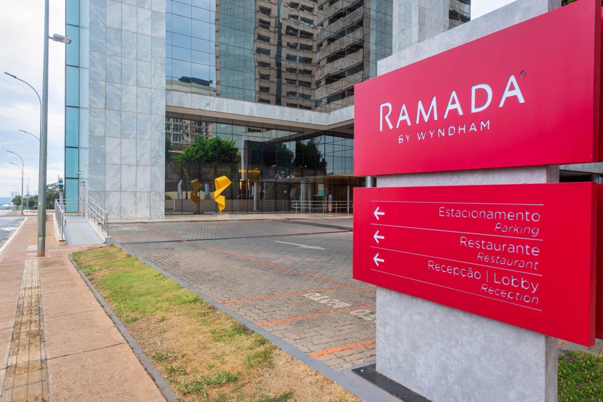 Отель Ramada By Wyndham Brasilia Alvorada Экстерьер фото